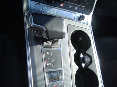 Audi A6 design 45 TFSI ultra quattro 180 kW (245 CV) S tronic 13 Audi A6 design 45 TFSI ultra quattro 180 kW (245 CV) S tronic 13