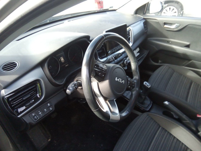 Kia Stonic 1.0 T-GDi MHEV Drive iMT 88 kW (120 CV) Vehículo usado en Madrid Kia Stonic 1.0 T-GDi MHEV Drive iMT 88 kW (120 CV) Vehículo usado en Madrid