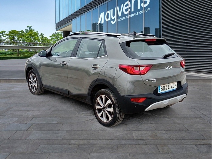 Kia Stonic 1.0 T-GDi MHEV Drive iMT 88 kW (120 CV) Vehículo usado en Madrid Kia Stonic 1.0 T-GDi MHEV Drive iMT 88 kW (120 CV) Vehículo usado en Madrid