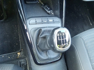 Kia Stonic 1.0 T-GDi MHEV Drive iMT 88 kW (120 CV) 12 Kia Stonic 1.0 T-GDi MHEV Drive iMT 88 kW (120 CV) 12