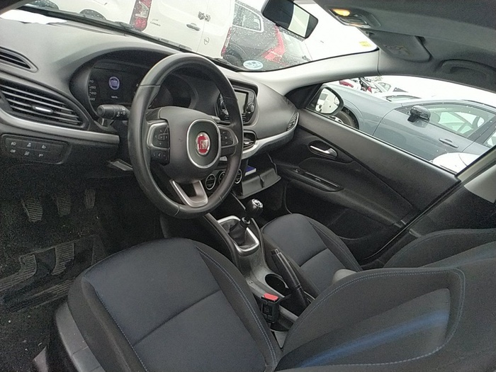 Fiat Tipo 1.6 Multijet Pop Business 88 kW (120 CV) Vehículo usado en Madrid Fiat Tipo 1.6 Multijet Pop Business 88 kW (120 CV) Vehículo usado en Madrid