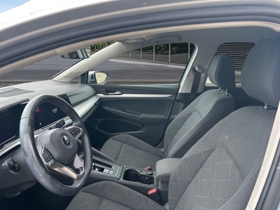 Volkswagen Golf Life 1.0 eTSI 81 kW (110 CV) DSG 7 Volkswagen Golf Life 1.0 eTSI 81 kW (110 CV) DSG 7