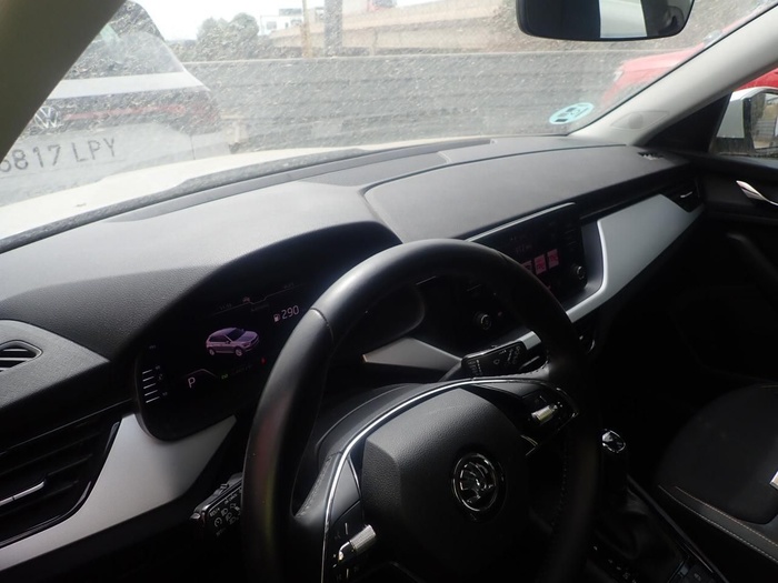 Skoda Kamiq 1.0 TSI Ambition DSG 81 kW (110 CV) Vehículo usado en Madrid Skoda Kamiq 1.0 TSI Ambition DSG 81 kW (110 CV) Vehículo usado en Madrid