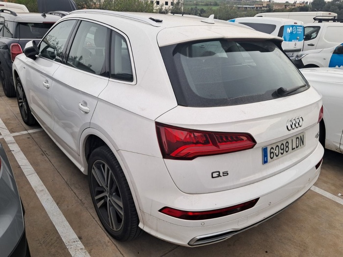 Audi Q5 S line 40 TDI quattro 140 kW (190 CV) S tronic Vehículo usado en Madrid Audi Q5 S line 40 TDI quattro 140 kW (190 CV) S tronic Vehículo usado en Madrid