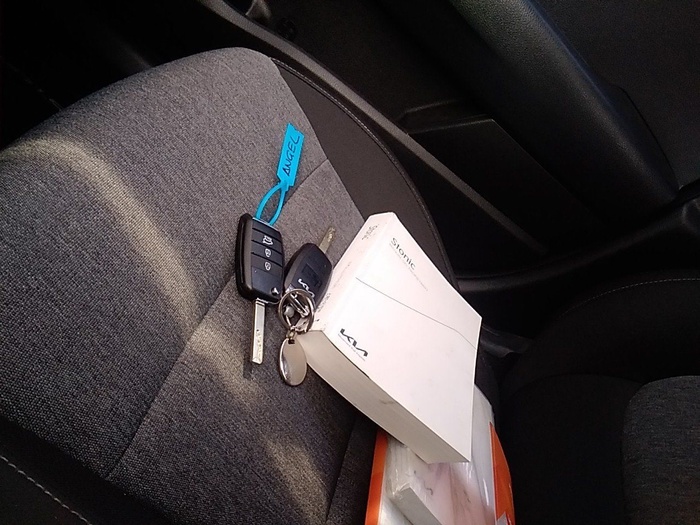 Kia Stonic 1.0 T-GDi MHEV iMT Concept 74 kW (100 CV) Vehículo usado en Madrid Kia Stonic 1.0 T-GDi MHEV iMT Concept 74 kW (100 CV) Vehículo usado en Madrid