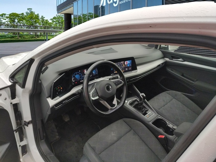 Volkswagen Golf Life 2.0 TDI 85 kW (115 CV) Vehículo usado en Madrid Volkswagen Golf Life 2.0 TDI 85 kW (115 CV) Vehículo usado en Madrid