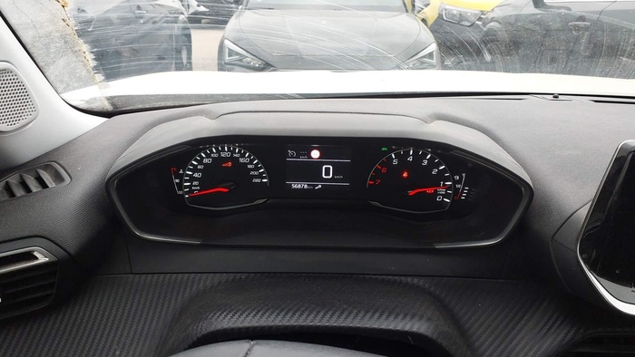 Peugeot 2008 BlueHDi 110 S&S Active Pack 81 kW (110 CV) Vehículo usado en Madrid Peugeot 2008 BlueHDi 110 S&S Active Pack 81 kW (110 CV) Vehículo usado en Madrid