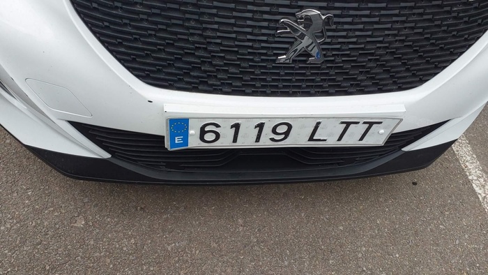 Peugeot 2008 BlueHDi 110 S&S Active Pack 81 kW (110 CV) Vehículo usado en Madrid Peugeot 2008 BlueHDi 110 S&S Active Pack 81 kW (110 CV) Vehículo usado en Madrid