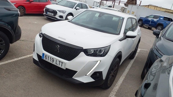 Peugeot 2008 BlueHDi 110 S&S Active Pack 81 kW (110 CV) Vehículo usado en Madrid Peugeot 2008 BlueHDi 110 S&S Active Pack 81 kW (110 CV) Vehículo usado en Madrid