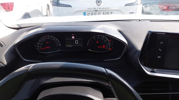 Peugeot 2008 BlueHDi 110 S&S Active Pack 81 kW (110 CV) Vehículo usado en Madrid Peugeot 2008 BlueHDi 110 S&S Active Pack 81 kW (110 CV) Vehículo usado en Madrid