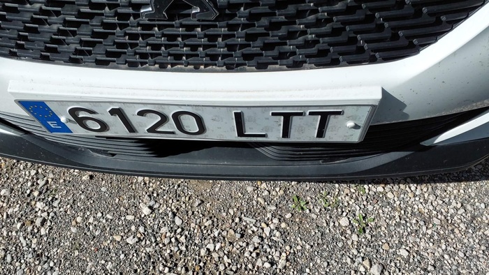 Peugeot 2008 BlueHDi 110 S&S Active Pack 81 kW (110 CV) Vehículo usado en Madrid Peugeot 2008 BlueHDi 110 S&S Active Pack 81 kW (110 CV) Vehículo usado en Madrid