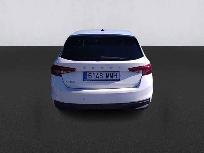 Skoda Fabia 1.0 MPI Essence 59 kW (80 CV) Vehículo usado en Madrid Skoda Fabia 1.0 MPI Essence 59 kW (80 CV) Vehículo usado en Madrid