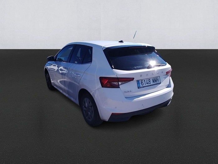 Skoda Fabia 1.0 MPI Essence 59 kW (80 CV) Vehículo usado en Madrid Skoda Fabia 1.0 MPI Essence 59 kW (80 CV) Vehículo usado en Madrid