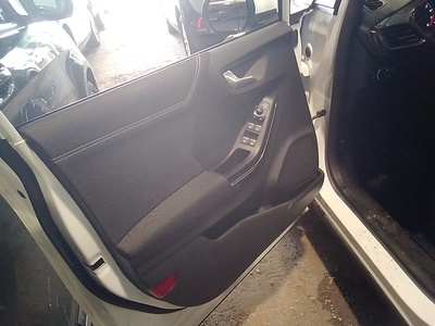 Ford Puma 1.0 EcoBoost MHEV Titanium 92 kW (125 CV) 13 Ford Puma 1.0 EcoBoost MHEV Titanium 92 kW (125 CV) 13