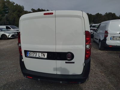 Fiat Dobló Cargo 1.6 Multijet SX 77 kW (105 CV) 5 Fiat Dobló Cargo 1.6 Multijet SX 77 kW (105 CV) 5