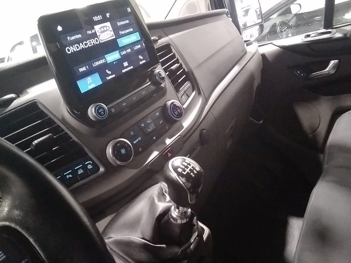 Ford Transit Custom Kombi 2.0 TDCI 320 L2 Trend 96 kW (130 CV) Vehículo usado en Madrid Ford Transit Custom Kombi 2.0 TDCI 320 L2 Trend 96 kW (130 CV) Vehículo usado en Madrid