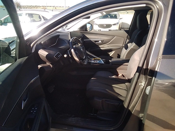 Peugeot 3008 BlueHDI 130 S&S Allure EAT8 96 kW (130 CV) Vehículo usado en Madrid Peugeot 3008 BlueHDI 130 S&S Allure EAT8 96 kW (130 CV) Vehículo usado en Madrid