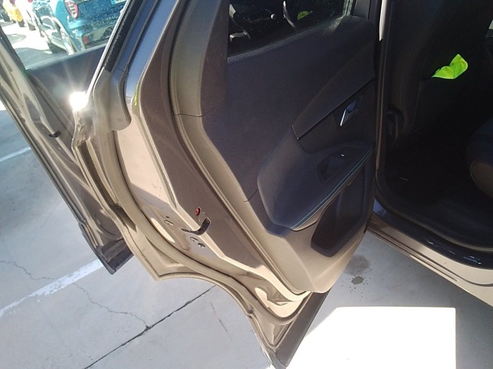 Peugeot 3008 BlueHDI 130 S&S Allure EAT8 96 kW (130 CV) Vehículo usado en Madrid Peugeot 3008 BlueHDI 130 S&S Allure EAT8 96 kW (130 CV) Vehículo usado en Madrid