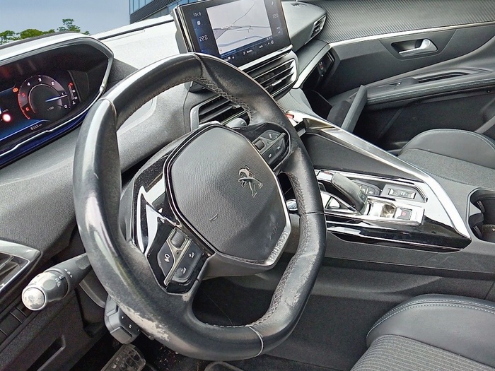 Peugeot 3008 BlueHDI 130 S&S Allure EAT8 96 kW (130 CV) Vehículo usado en Madrid Peugeot 3008 BlueHDI 130 S&S Allure EAT8 96 kW (130 CV) Vehículo usado en Madrid