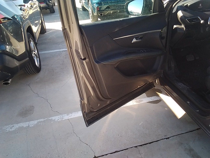 Peugeot 3008 BlueHDI 130 S&S Allure EAT8 96 kW (130 CV) Vehículo usado en Madrid Peugeot 3008 BlueHDI 130 S&S Allure EAT8 96 kW (130 CV) Vehículo usado en Madrid