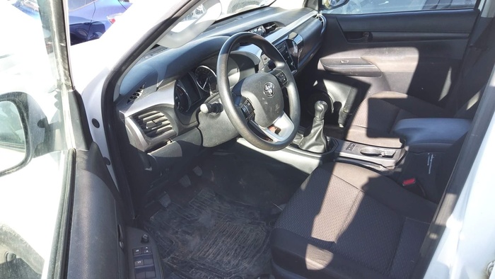 Toyota Hilux 2.4 D-4D Doble Cabina GX 110 kW (150 CV) Vehículo usado en Madrid Toyota Hilux 2.4 D-4D Doble Cabina GX 110 kW (150 CV) Vehículo usado en Madrid