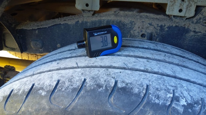 Toyota Hilux 2.4 D-4D Doble Cabina GX 110 kW (150 CV) Vehículo usado en Madrid Toyota Hilux 2.4 D-4D Doble Cabina GX 110 kW (150 CV) Vehículo usado en Madrid