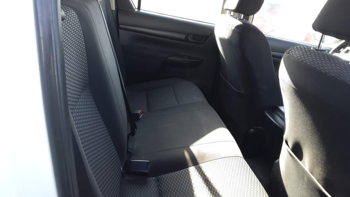 Toyota Hilux 2.4 D-4D Doble Cabina GX 110 kW (150 CV) Vehículo usado en Madrid Toyota Hilux 2.4 D-4D Doble Cabina GX 110 kW (150 CV) Vehículo usado en Madrid