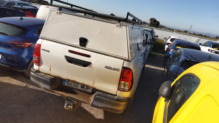 Toyota Hilux 2.4 D-4D Doble Cabina GX 110 kW (150 CV) Vehículo usado en Madrid Toyota Hilux 2.4 D-4D Doble Cabina GX 110 kW (150 CV) Vehículo usado en Madrid