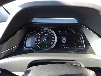 Hyundai Ioniq 1.6 GDI HEV Klass DCT 104 kW (141 CV) 12 Hyundai Ioniq 1.6 GDI HEV Klass DCT 104 kW (141 CV) 12