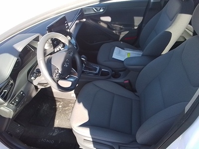 Hyundai Ioniq 1.6 GDI HEV Klass DCT 104 kW (141 CV) 10 Hyundai Ioniq 1.6 GDI HEV Klass DCT 104 kW (141 CV) 10