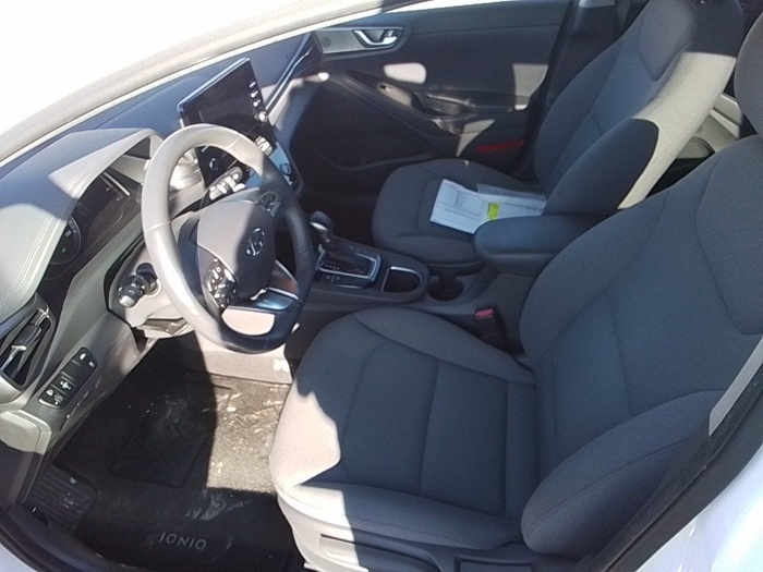 Hyundai Ioniq 1.6 GDI HEV Klass DCT 104 kW (141 CV) Vehículo usado en Madrid Hyundai Ioniq 1.6 GDI HEV Klass DCT 104 kW (141 CV) Vehículo usado en Madrid