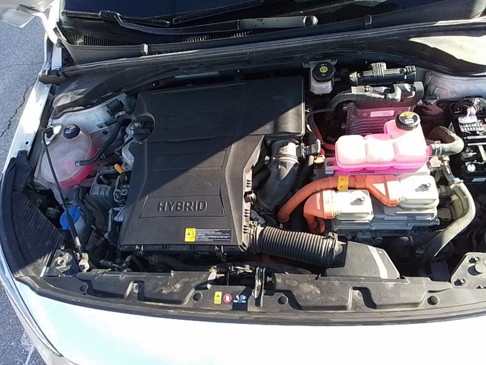 Hyundai Ioniq 1.6 GDI HEV Klass DCT 104 kW (141 CV) Vehículo usado en Madrid Hyundai Ioniq 1.6 GDI HEV Klass DCT 104 kW (141 CV) Vehículo usado en Madrid