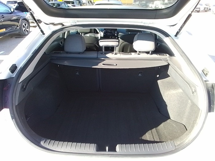 Hyundai Ioniq 1.6 GDI HEV Klass DCT 104 kW (141 CV) Vehículo usado en Madrid Hyundai Ioniq 1.6 GDI HEV Klass DCT 104 kW (141 CV) Vehículo usado en Madrid