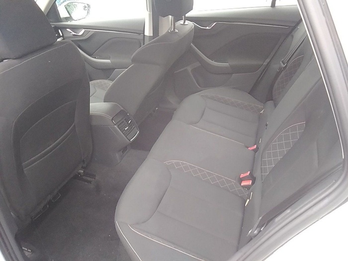 Skoda Kamiq 1.0 TSI Ambition DSG 81 kW (110 CV) Vehículo usado en Madrid Skoda Kamiq 1.0 TSI Ambition DSG 81 kW (110 CV) Vehículo usado en Madrid