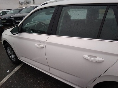 Skoda Kamiq 1.0 TSI Ambition DSG 81 kW (110 CV) 15 Skoda Kamiq 1.0 TSI Ambition DSG 81 kW (110 CV) 15