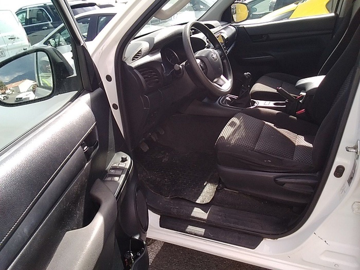 Toyota Hilux 2.4 D-4D Doble Cabina GX 110 kW (150 CV) Vehículo usado en Madrid Toyota Hilux 2.4 D-4D Doble Cabina GX 110 kW (150 CV) Vehículo usado en Madrid