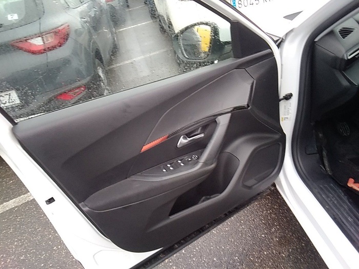 Peugeot 2008 BlueHDi 110 S&S Active Pack 81 kW (110 CV) Vehículo usado en Madrid Peugeot 2008 BlueHDi 110 S&S Active Pack 81 kW (110 CV) Vehículo usado en Madrid