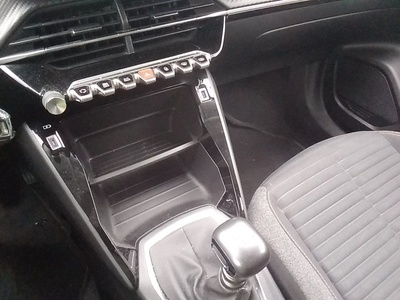 Peugeot 2008 BlueHDi 110 S&S Active Pack 81 kW (110 CV) 11 Peugeot 2008 BlueHDi 110 S&S Active Pack 81 kW (110 CV) 11