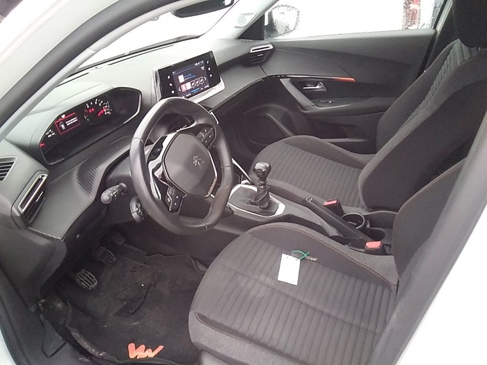 Peugeot 2008 BlueHDi 110 S&S Active Pack 81 kW (110 CV) Vehículo usado en Madrid Peugeot 2008 BlueHDi 110 S&S Active Pack 81 kW (110 CV) Vehículo usado en Madrid