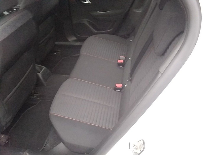 Peugeot 2008 BlueHDi 110 S&S Active Pack 81 kW (110 CV) Vehículo usado en Madrid Peugeot 2008 BlueHDi 110 S&S Active Pack 81 kW (110 CV) Vehículo usado en Madrid