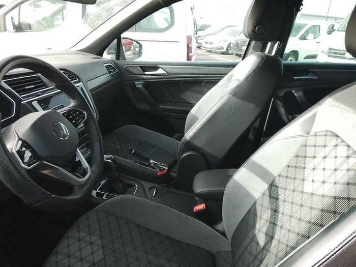 Volkswagen Tiguan R-Line 2.0 TDI 110 kW (150 CV) DSG Vehículo usado en Madrid Volkswagen Tiguan R-Line 2.0 TDI 110 kW (150 CV) DSG Vehículo usado en Madrid