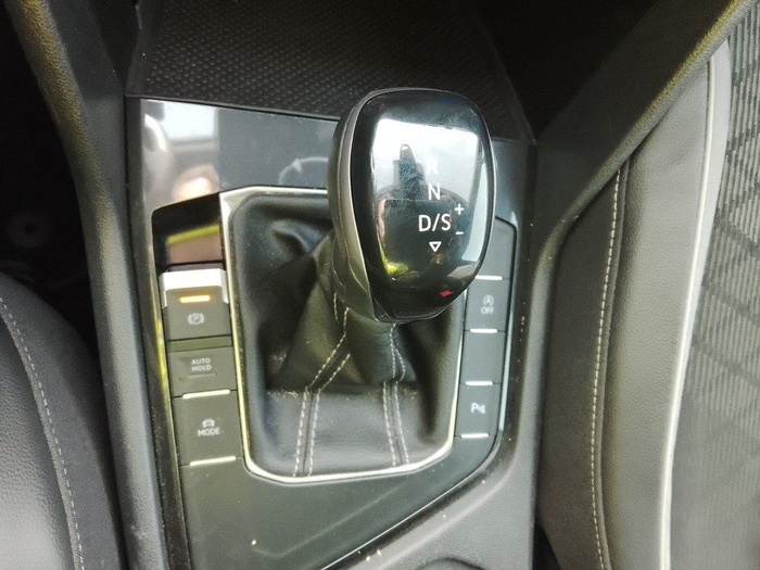 Volkswagen Tiguan R-Line 2.0 TDI 110 kW (150 CV) DSG Vehículo usado en Madrid Volkswagen Tiguan R-Line 2.0 TDI 110 kW (150 CV) DSG Vehículo usado en Madrid