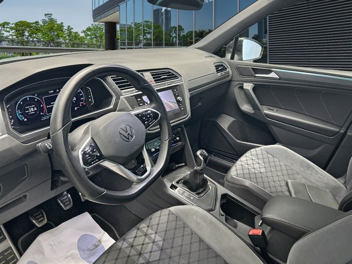 Volkswagen Tiguan R-Line 2.0 TDI 110 kW (150 CV) Vehículo usado en Madrid Volkswagen Tiguan R-Line 2.0 TDI 110 kW (150 CV) Vehículo usado en Madrid