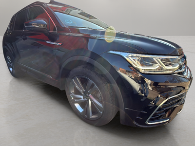 Volkswagen Tiguan R-Line 2.0 TDI 110 kW (150 CV) 17 Volkswagen Tiguan R-Line 2.0 TDI 110 kW (150 CV) 17