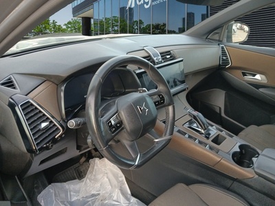 DS DS7 Crossback BlueHDi 130 DE Bastille + AT 96 kW (130 CV) 7 DS DS7 Crossback BlueHDi 130 DE Bastille + AT 96 kW (130 CV) 7