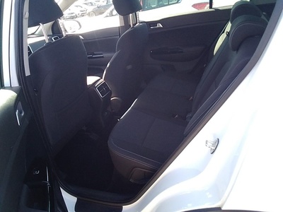 Kia Sportage 1.6 MHEV Black Edition 100 kW (136 CV) 9 Kia Sportage 1.6 MHEV Black Edition 100 kW (136 CV) 9