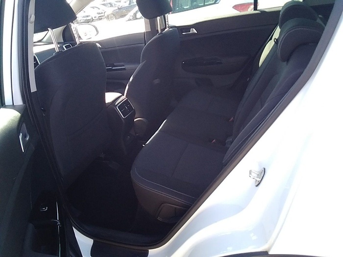 Kia Sportage 1.6 MHEV Black Edition 100 kW (136 CV) Vehículo usado en Madrid Kia Sportage 1.6 MHEV Black Edition 100 kW (136 CV) Vehículo usado en Madrid