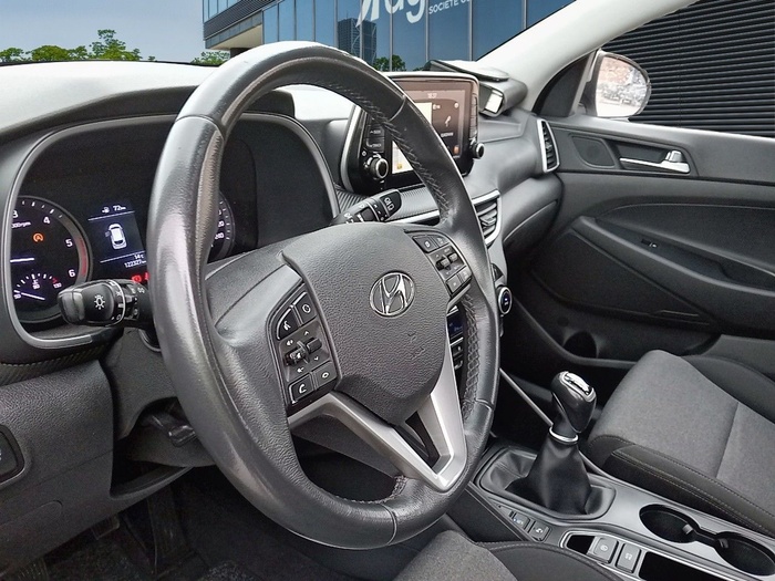 Hyundai Tucson 1.6 CRDI 48V SLE 4x2 85 kW (116 CV) Vehículo usado en Madrid Hyundai Tucson 1.6 CRDI 48V SLE 4x2 85 kW (116 CV) Vehículo usado en Madrid