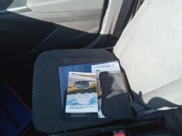 Ford Transit Courier Furgon 1.5 TDCI Trend 56 kW (75 CV) Vehículo usado en Madrid Ford Transit Courier Furgon 1.5 TDCI Trend 56 kW (75 CV) Vehículo usado en Madrid