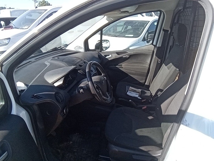 Ford Transit Courier Furgon 1.5 TDCI Trend 56 kW (75 CV) Vehículo usado en Madrid Ford Transit Courier Furgon 1.5 TDCI Trend 56 kW (75 CV) Vehículo usado en Madrid